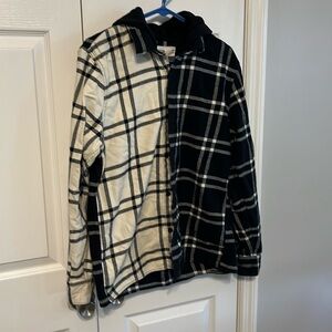 Hollister Black/White Hooded Button Up Flannel sz M
